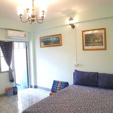 Panmanee Apartment Бангкок Екстер'єр фото