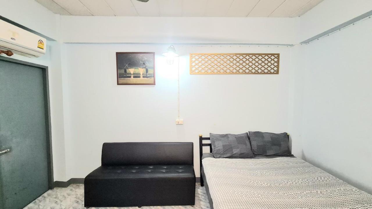 Panmanee Apartment Бангкок Екстер'єр фото