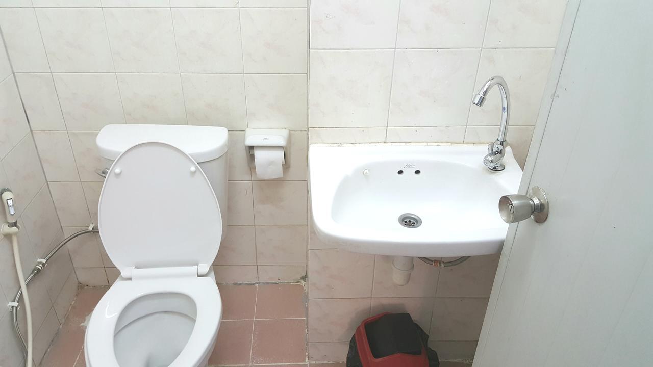 Panmanee Apartment Бангкок Екстер'єр фото