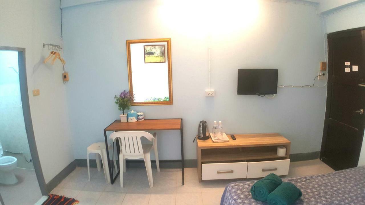 Panmanee Apartment Бангкок Екстер'єр фото