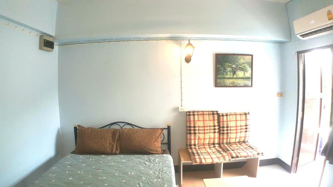 Panmanee Apartment Бангкок Екстер'єр фото